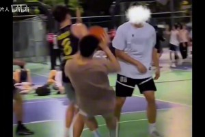 布伦森：看到东契奇我就自我怀疑，我真的配留在这支球队吗？